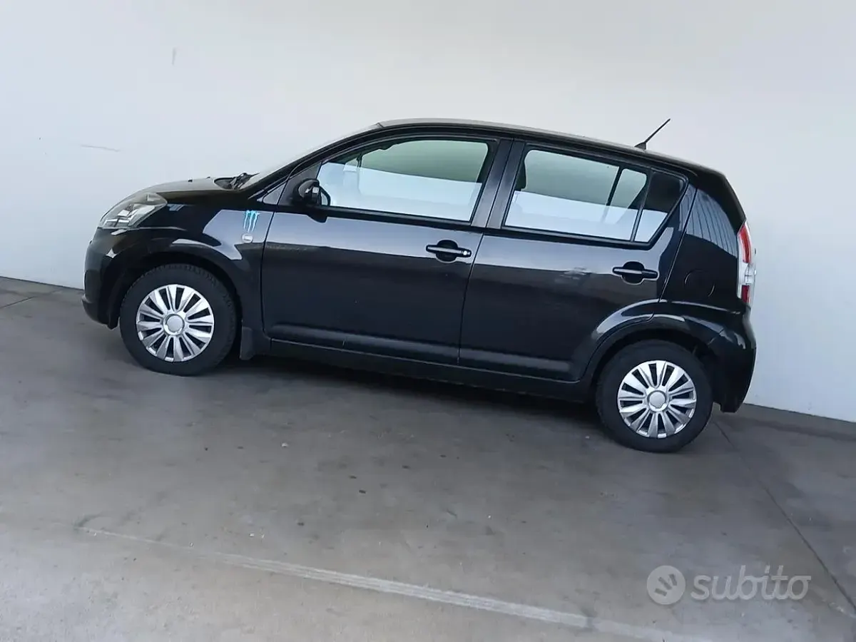 Usata Daihatsu Sirion 87 CV (63 kW) 2006 Nero Utilitaria