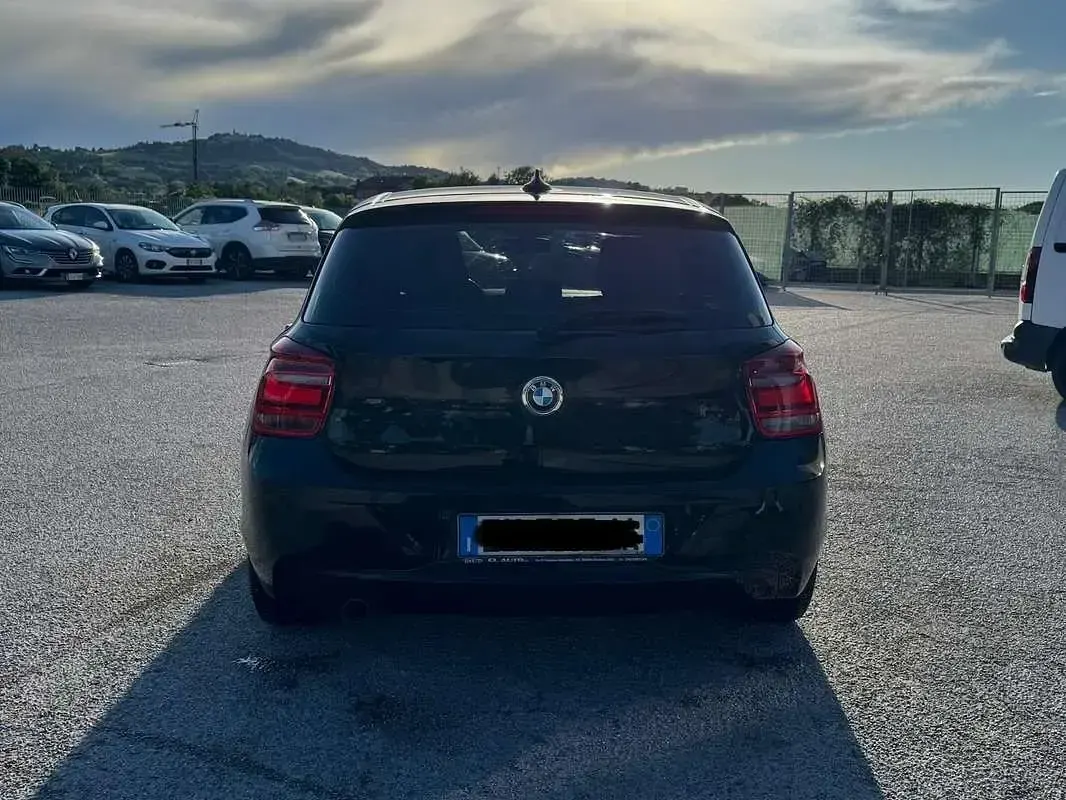 Usata BMW 116 Sport Line 116 CV (85 kW) 2014 Nero Utilitaria