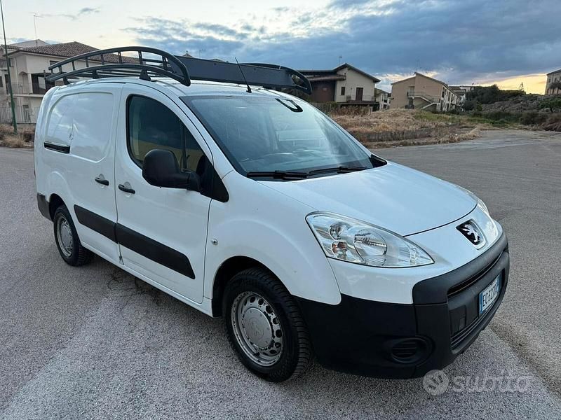 Usata Peugeot Partner 90 CV (66 kW) 2010 Bianco Monovolume