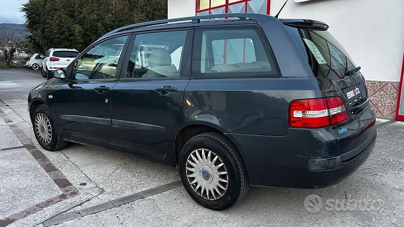 Usata Fiat Stilo Wagon 95 CV (69 kW) 2004 Grigio Station wagon