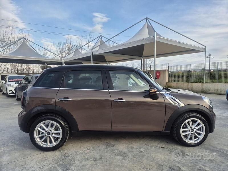 Usata Mini Cooper D Countryman Business 111 CV (81 kW) 2015 Marrone SUV
