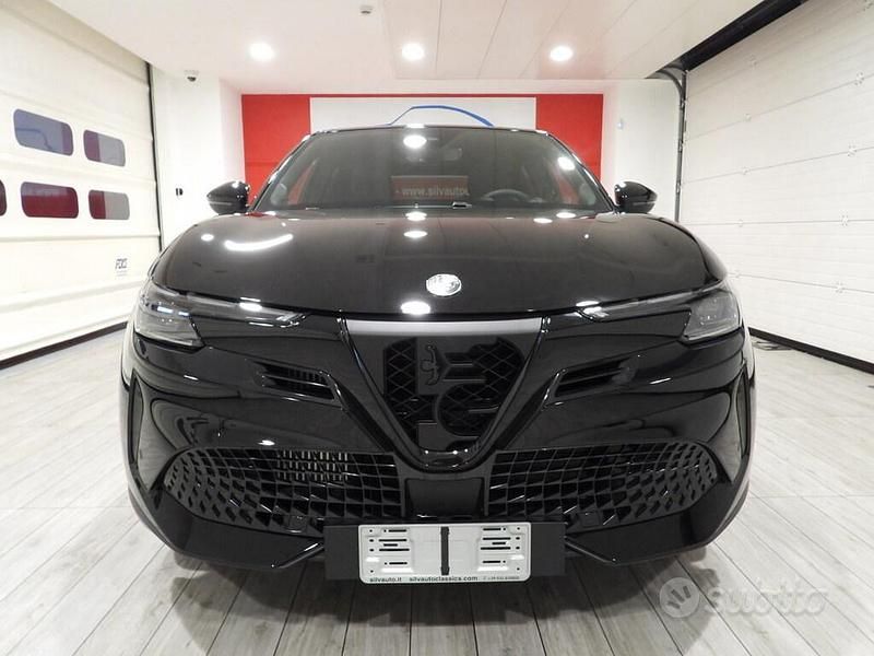Nuova Alfa Romeo Junior Edizione Speciale 145 CV (106 kW) 2025 Nero tortona SUV