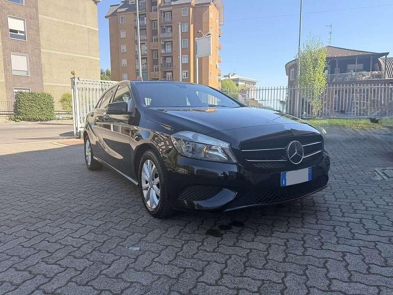 Usata Mercedes A180 Executive 122 CV (89 kW) 2015 Nero Berlina