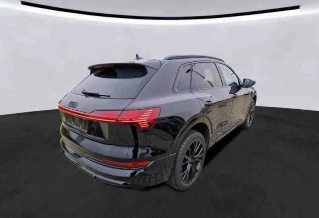 Usata Audi e-tron S-Line 158 kW (215 CV) 2022 Nero SUV