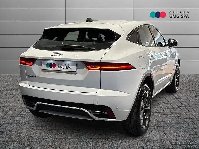 Usata Jaguar E-Pace R-Dynamic 204 CV (150 kW) 2022 Bianco SUV