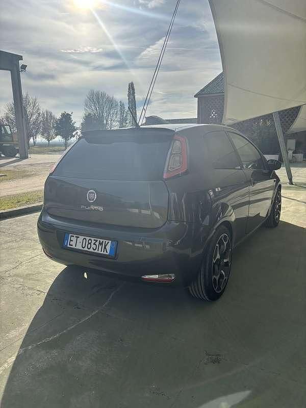 Usata Fiat Punto Street 75 CV (55 kW) 2013 Grigio Utilitaria