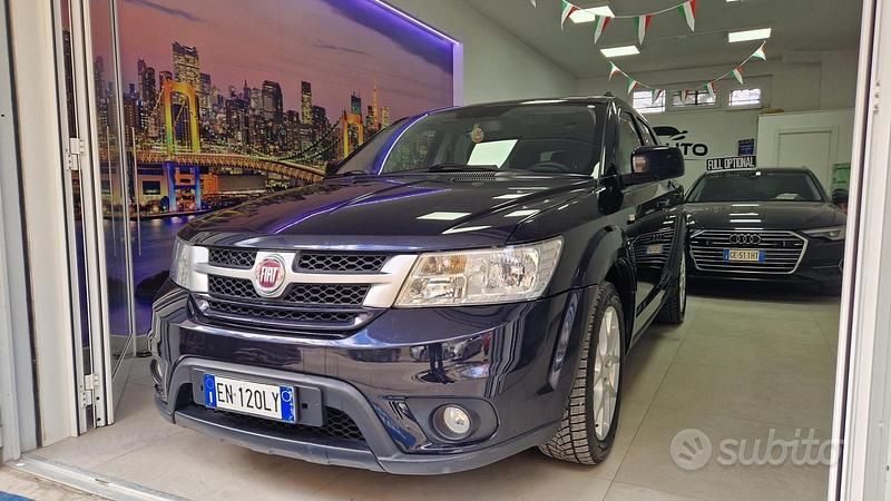 Usata Fiat Freemont Lounge 140 CV (102 kW) 2012 Blu SUV