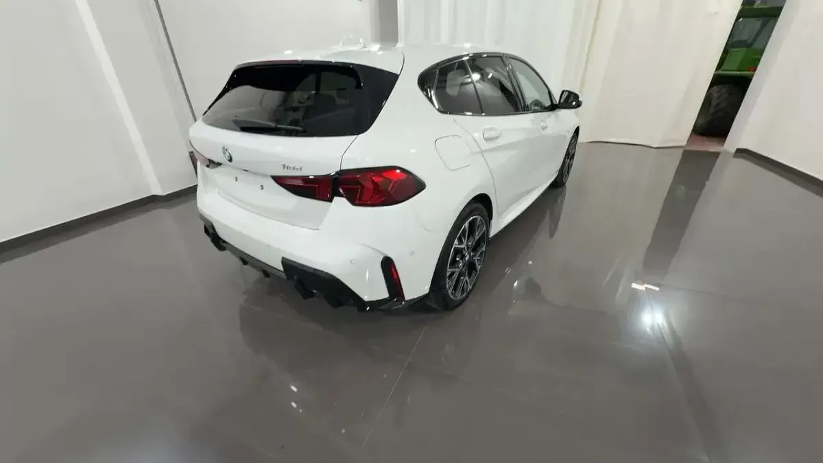 Usata BMW 118 M Sport 150 CV (110 kW) 2025 Bianco Utilitaria