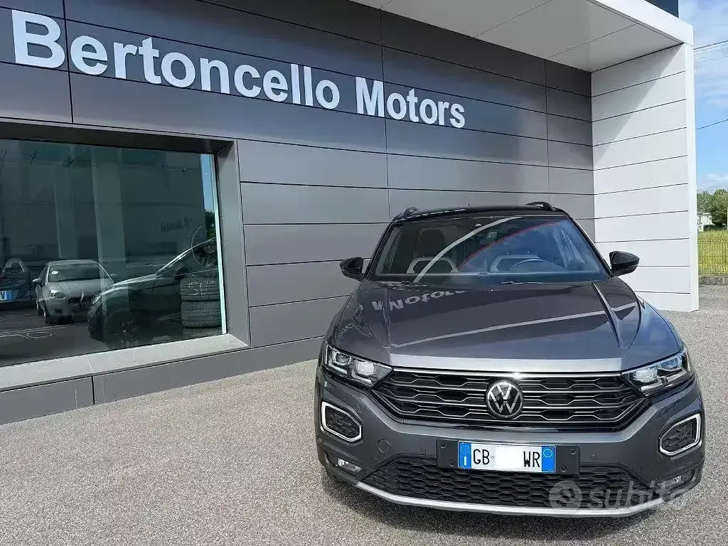 Usata VW T-Roc Black Edition 116 CV (85 kW) 2020 Grigio SUV