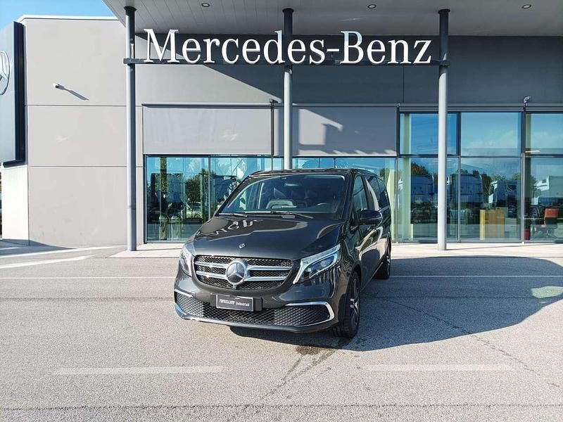 Usata Mercedes V300 Premium 239 CV (175 kW) 2019 Nero Monovolume
