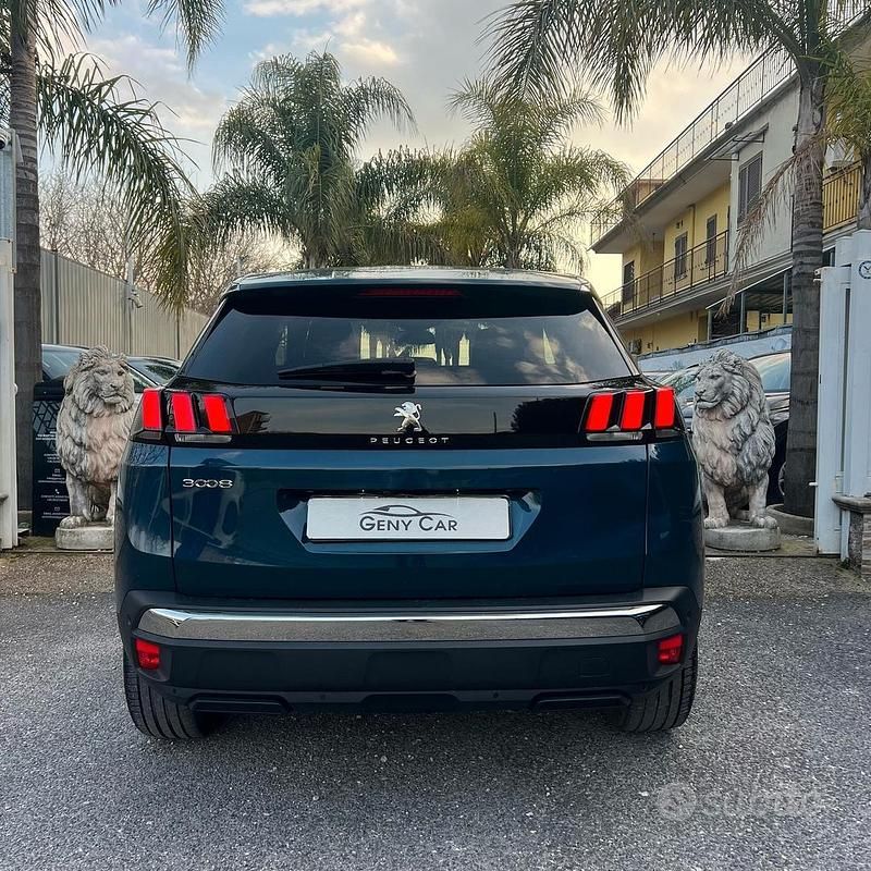 Usata Peugeot 3008 Allure 131 CV (96 kW) 2022 Blu SUV