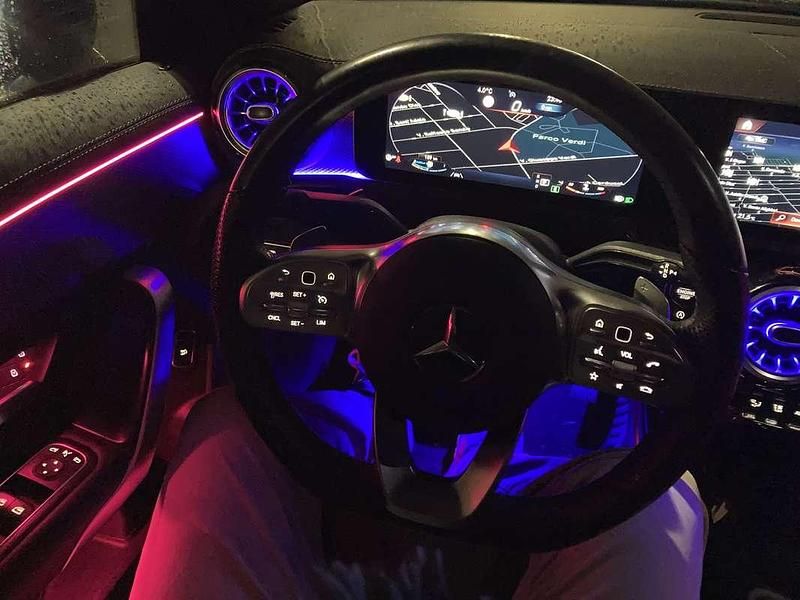 Usata Mercedes CLA200 150 CV (110 kW) 2021 Nero Station wagon