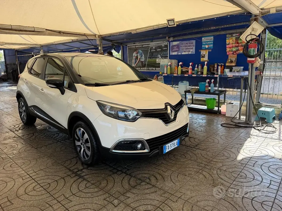 Usata Renault Captur 90 CV (66 kW) 2015 Beige SUV