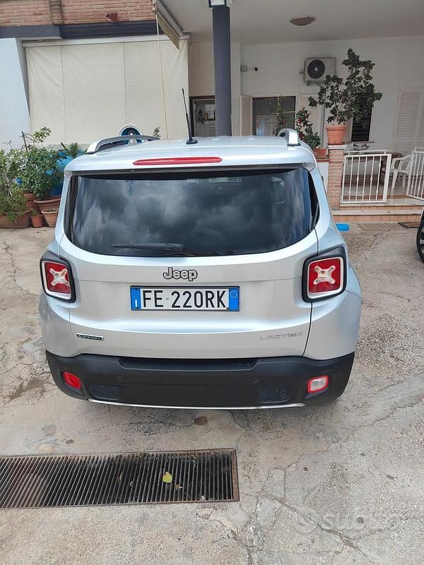 Usata Jeep Renegade 120 CV (88 kW) 2016 Grigio SUV