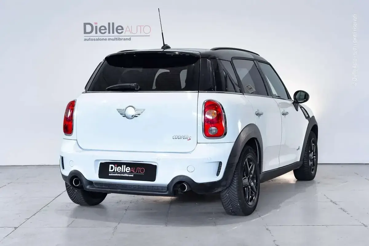 Usata Mini Cooper S Countryman 184 CV (135 kW) 2010 Light white SUV
