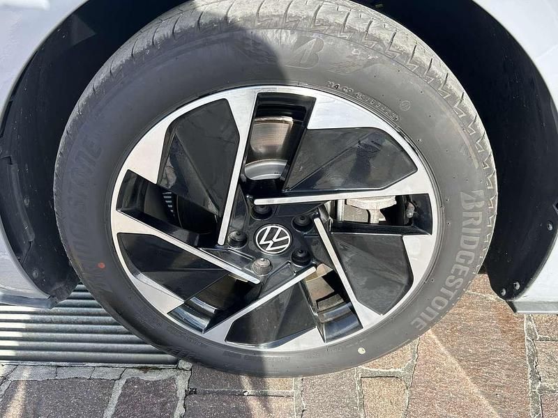 Usata VW ID.3 Pro Performance 69 kW (95 CV) 2024 Moonstone grey / tetto nero Utilitaria