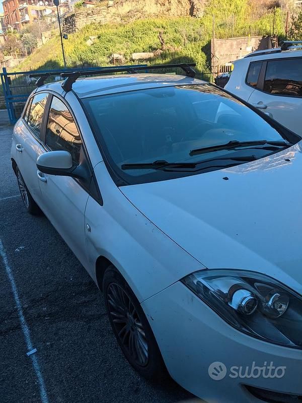 Bianco Usata 2011 Fiat Bravo Due volumi | 1100 € (Super prezzo) - Immagine 1/4