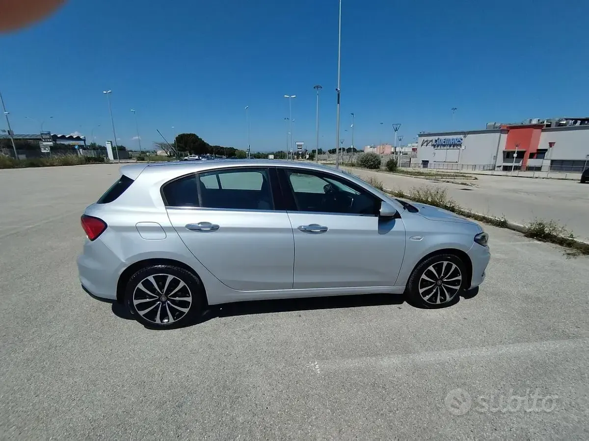 Usata Fiat Tipo 120 CV (88 kW) 2016 Grigio Berlina