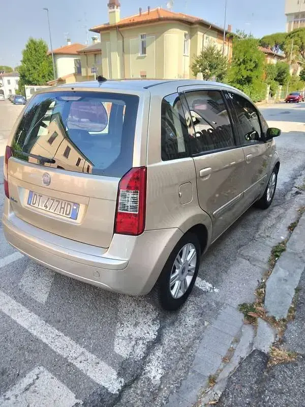 Usata Fiat Idea Star 77 CV (56 kW) 2008 Grigio Monovolume