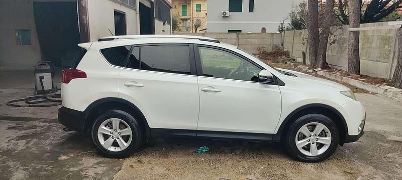 Usata Toyota RAV4 150 CV (110 kW) 2013 SUV