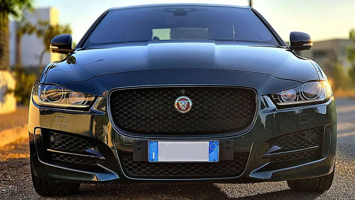 Usata Jaguar XE R-Sport 179 CV (131 kW) 2016 Berlina