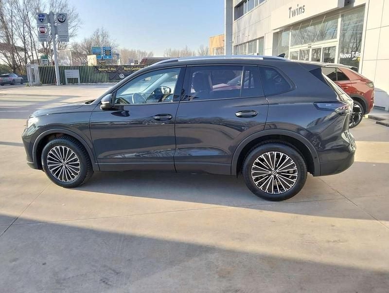 Usata VW Tiguan Life 150 CV (110 kW) 2024 Grigio urano SUV