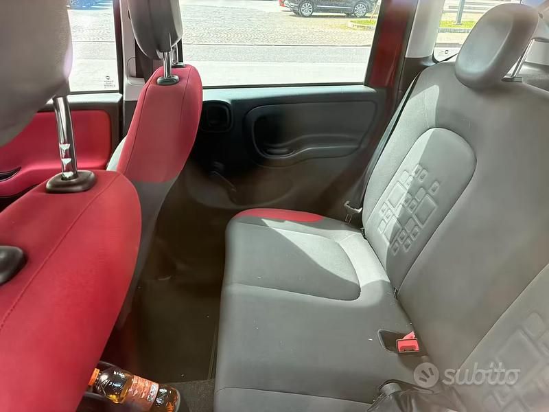 Usata Fiat Panda 69 CV (50 kW) 2012 Rosso Utilitaria