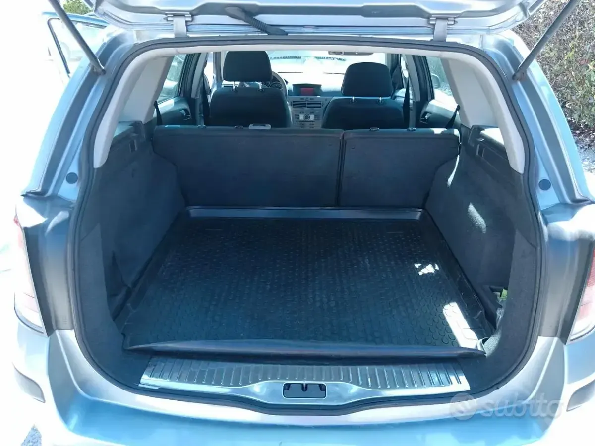 Usata Opel Astra 60 CV (44 kW) 2006 Grigio Station wagon
