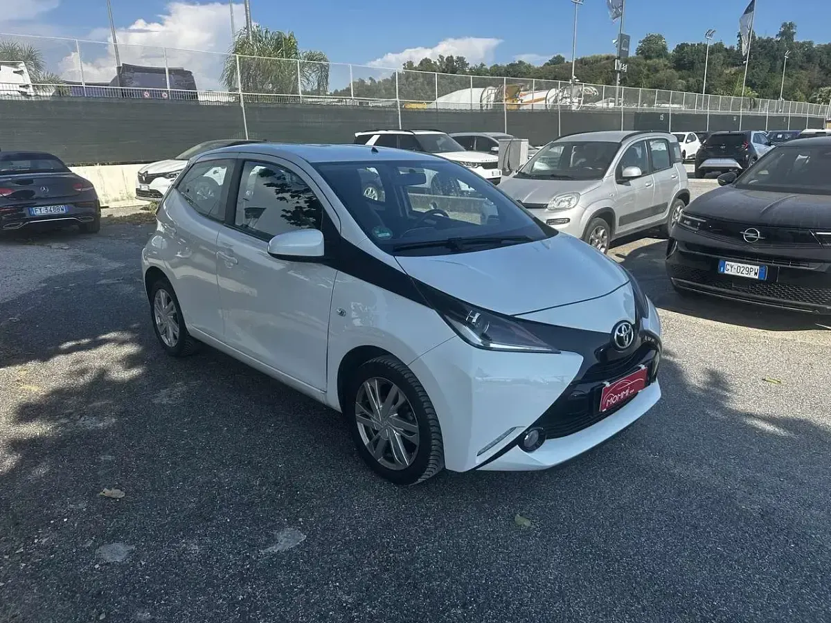 Usata Toyota Aygo X-play 69 CV (50 kW) 2017 Other Utilitaria