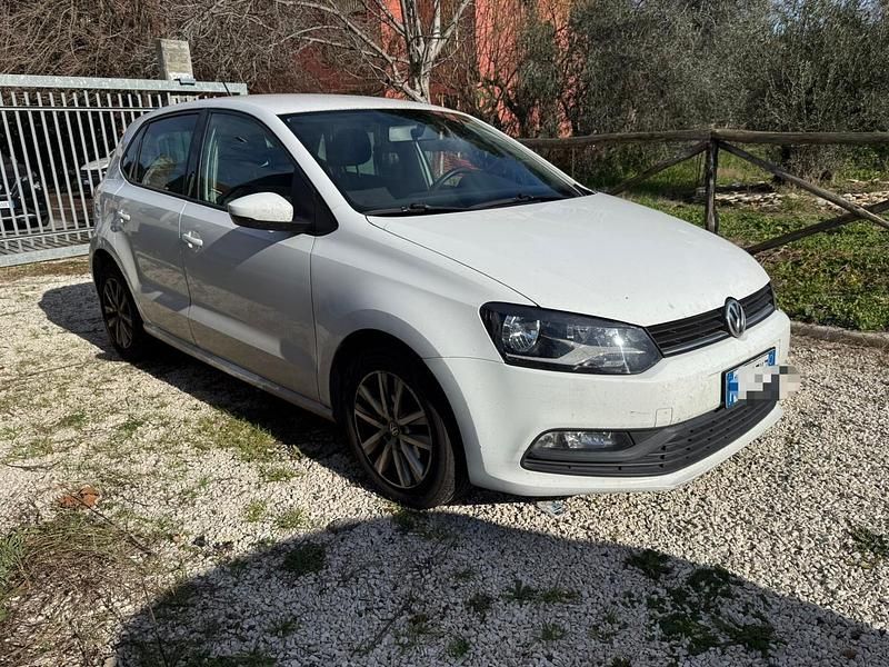 Usata VW Polo Trendline 75 CV (55 kW) 2016 Argento Berlina