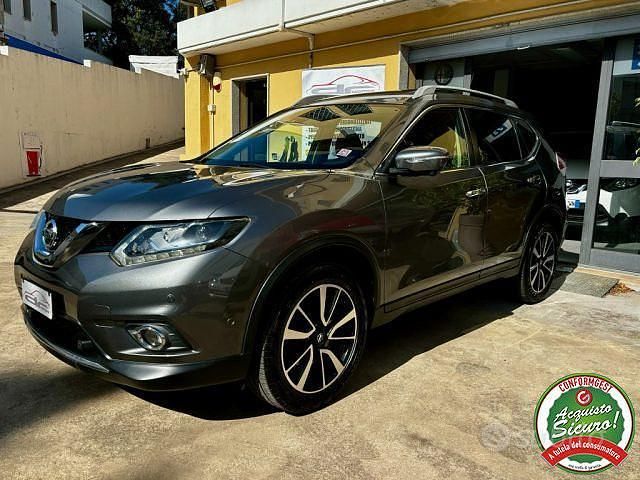 Usata Nissan X-Trail Tekna 131 CV (96 kW) 2016 Grigio scuro pastello SUV