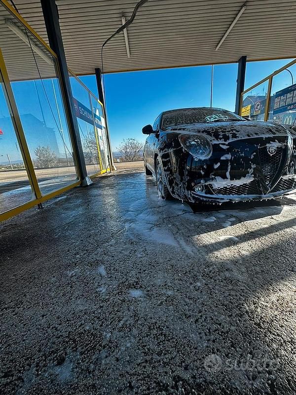 Usata Alfa Romeo MiTo 120 CV (88 kW) 2014 Nero Utilitaria