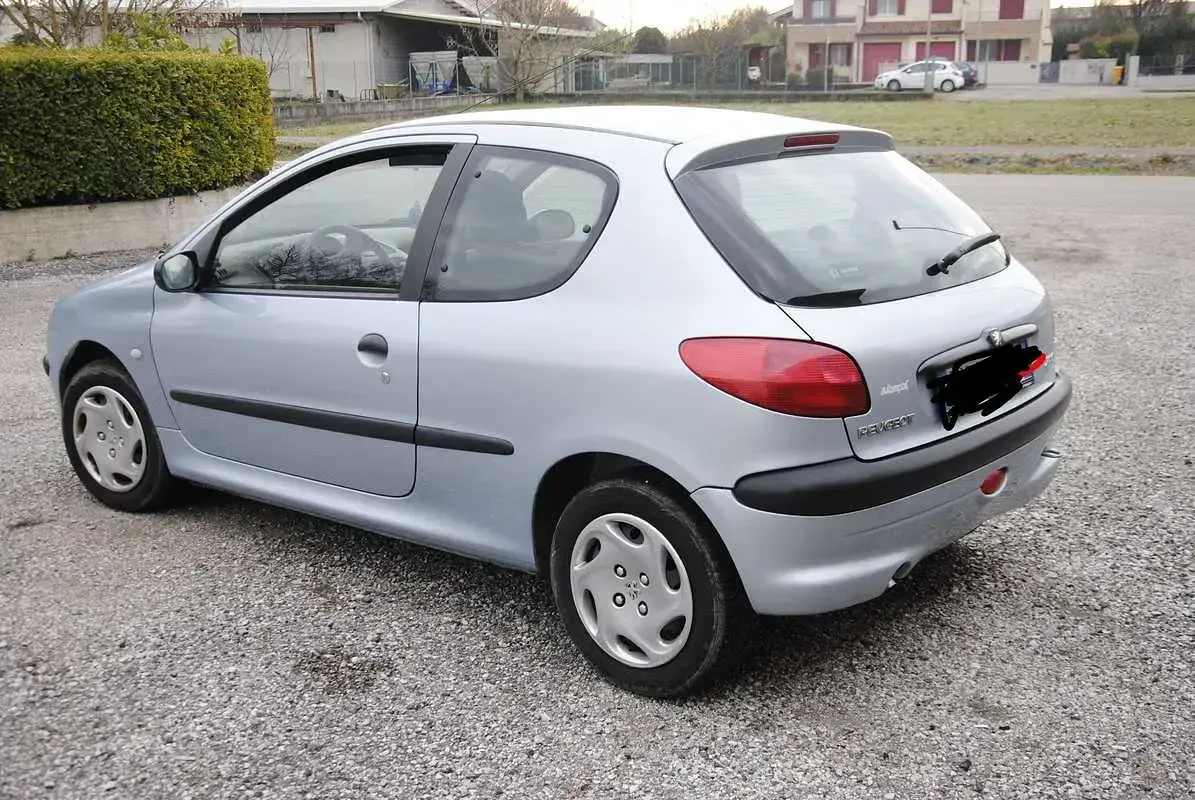 Usata Peugeot 206 60 CV (44 kW) 2001 Berlina