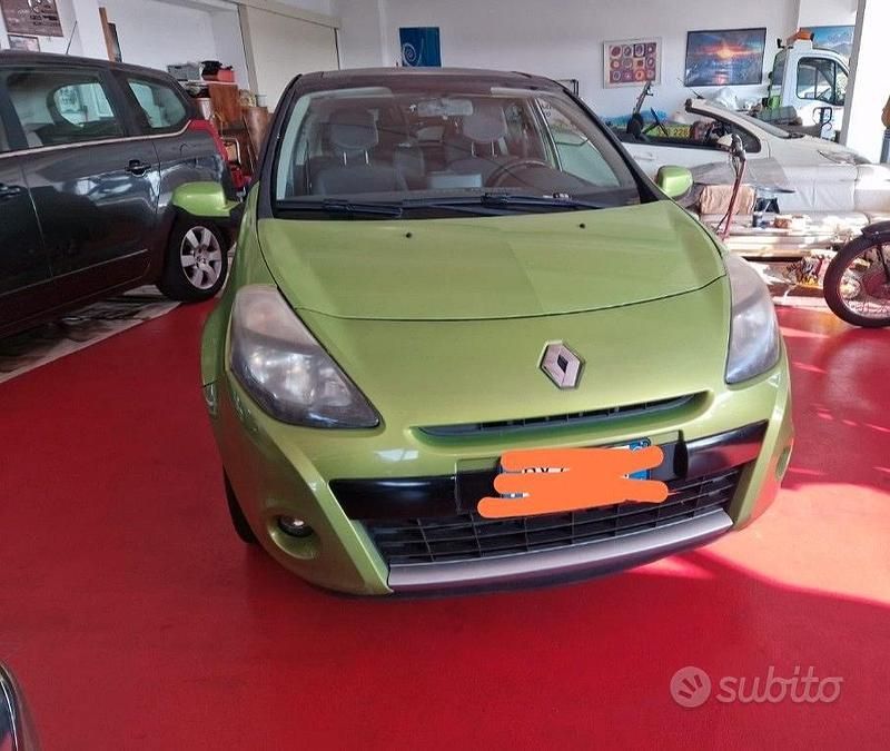Usata Renault Clio II Luxe 100 CV (73 kW) 2009 Verde Berlina