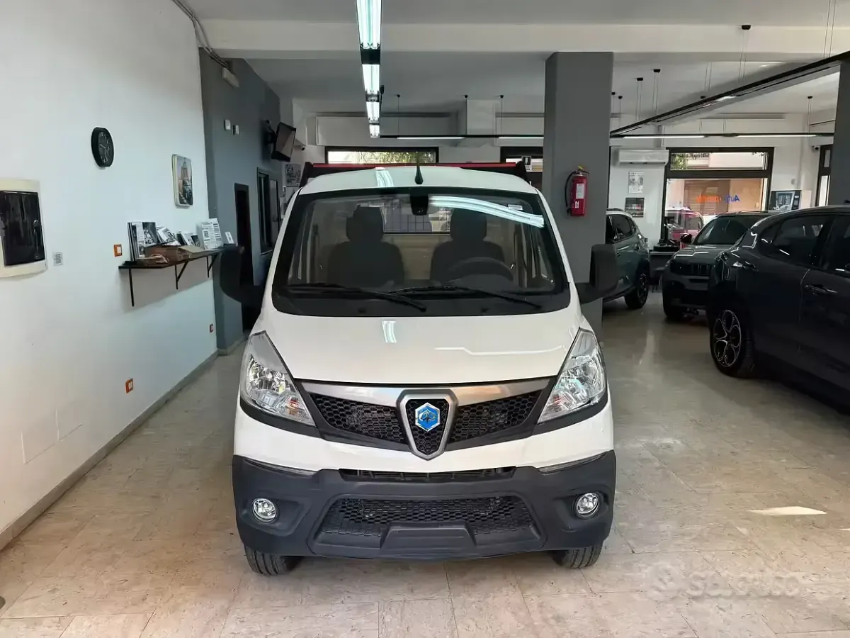 Nuova Piaggio Porter 102 CV (75 kW) 2025 Bianco