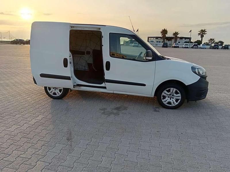 Usata Fiat Doblò 95 CV (69 kW) 2020 Bianco Monovolume