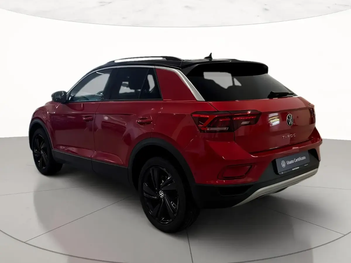 Usata VW T-Roc Life 116 CV (85 kW) 2025 Kings red metallizzato nero SUV
