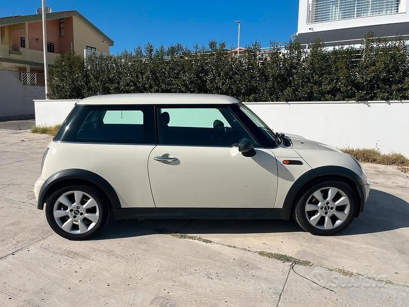 Usata Mini One D 88 CV (64 kW) 2006 Giallo Utilitaria