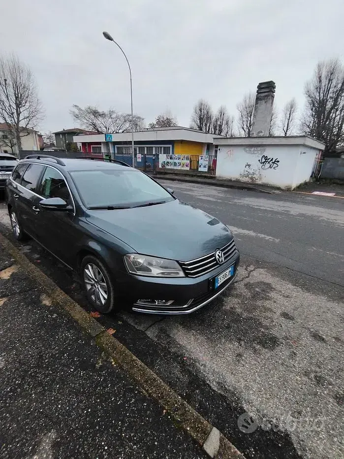 Usata VW Passat 105 CV (77 kW) 2013 Blu Station wagon