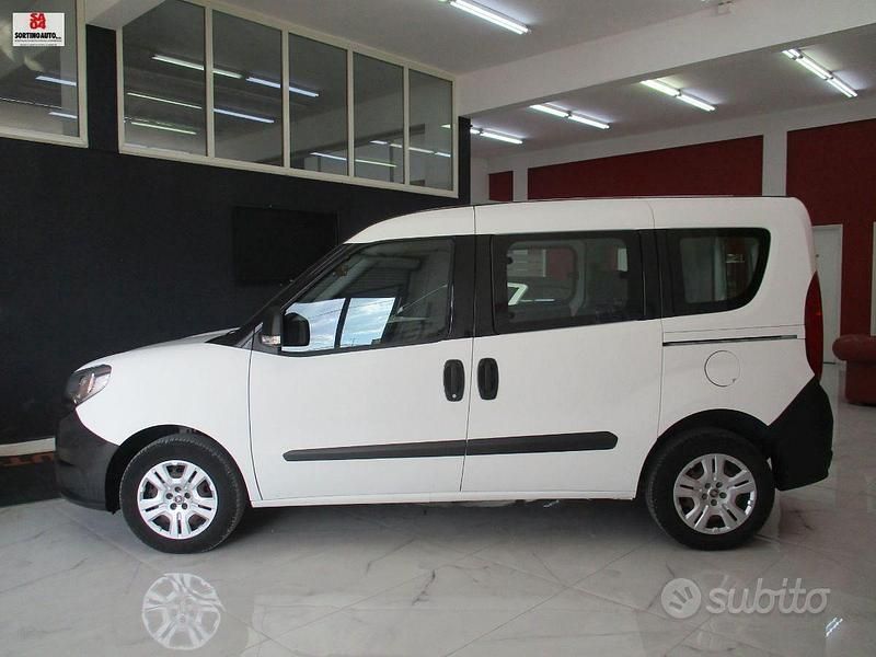 Usata Fiat Doblò 95 CV (69 kW) 2017 Bianco Monovolume