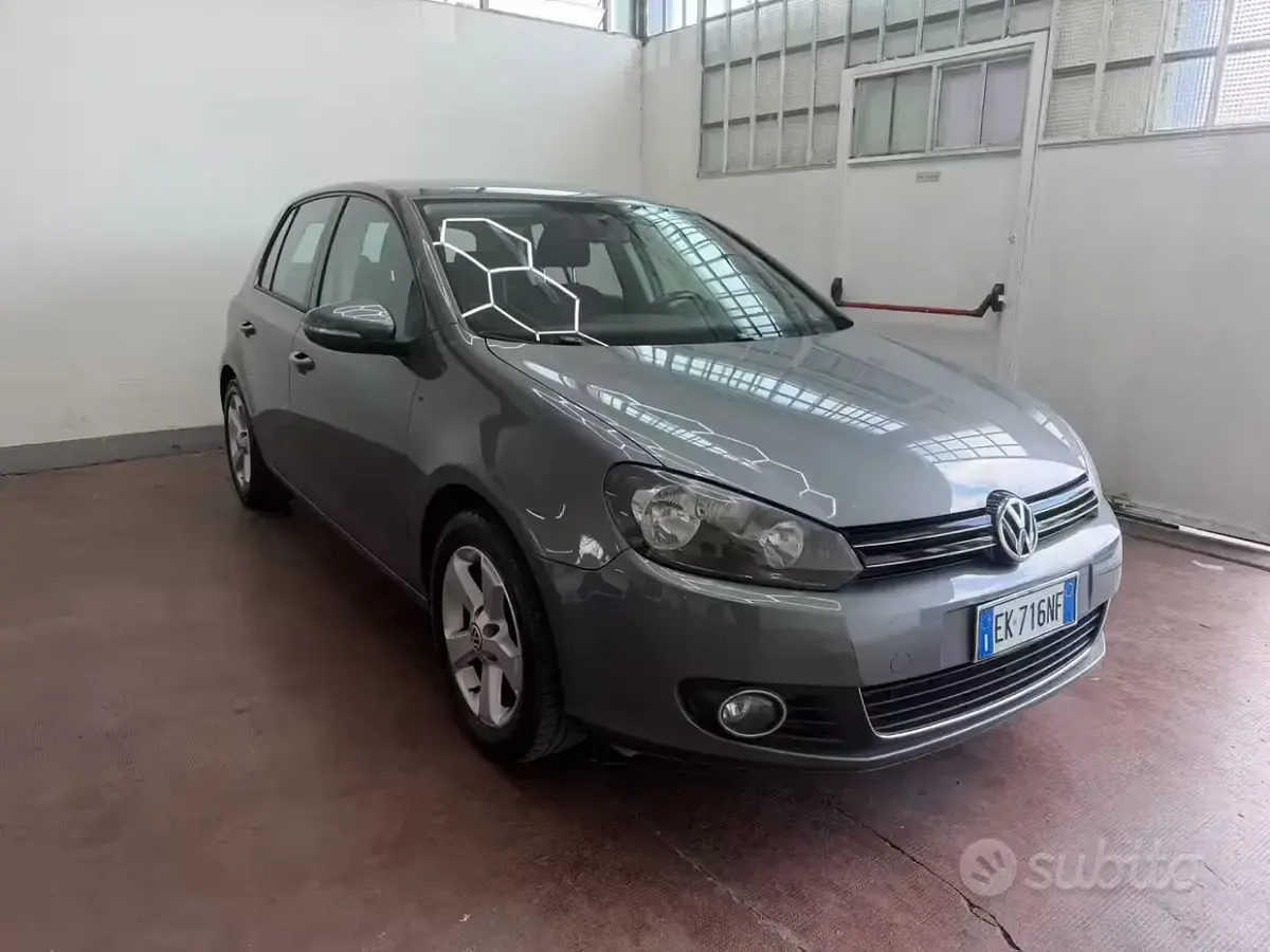 Usata VW Golf VI Highline 105 CV (77 kW) 2011 Grigio Utilitaria