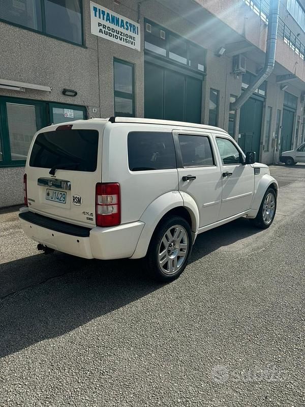 Usata Dodge Nitro 177 CV (130 kW) 2008 Bianco SUV