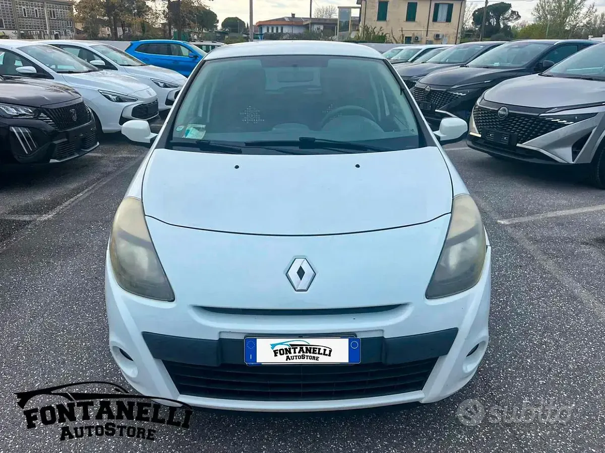 Usata Renault Clio IV Dynamique 75 CV (55 kW) 2012 Bianco Berlina