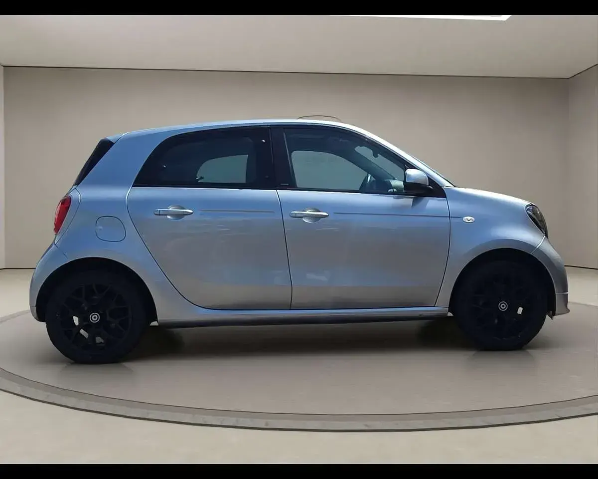 Usata Smart ForFour Superpassion 71 CV (52 kW) 2019 Argento Utilitaria