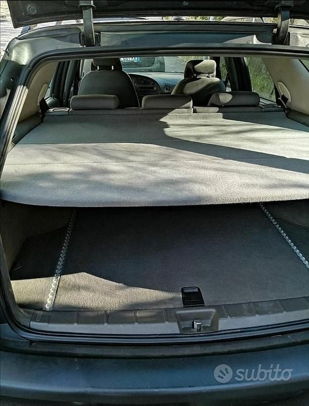 Begagnad Saab 9-5 Linear 150 HK (110 kW) 2003 Svart Kombi