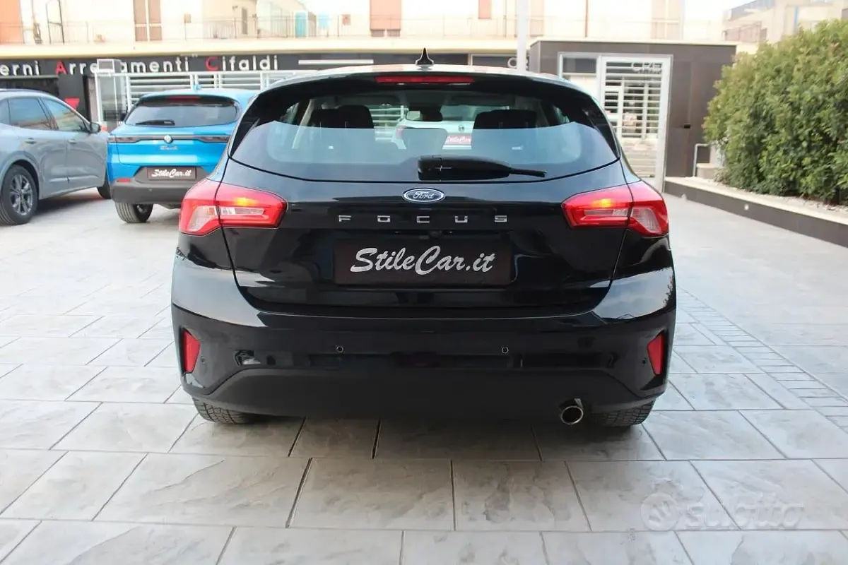 Usata Ford Focus Business Edition 120 CV (88 kW) 2022 Nero Berlina