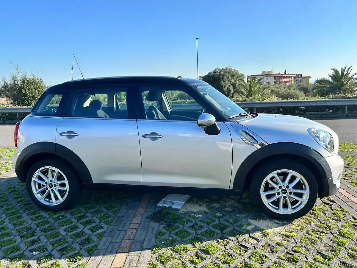 Usata Mini Countryman 111 CV (81 kW) 2014 Grigio SUV