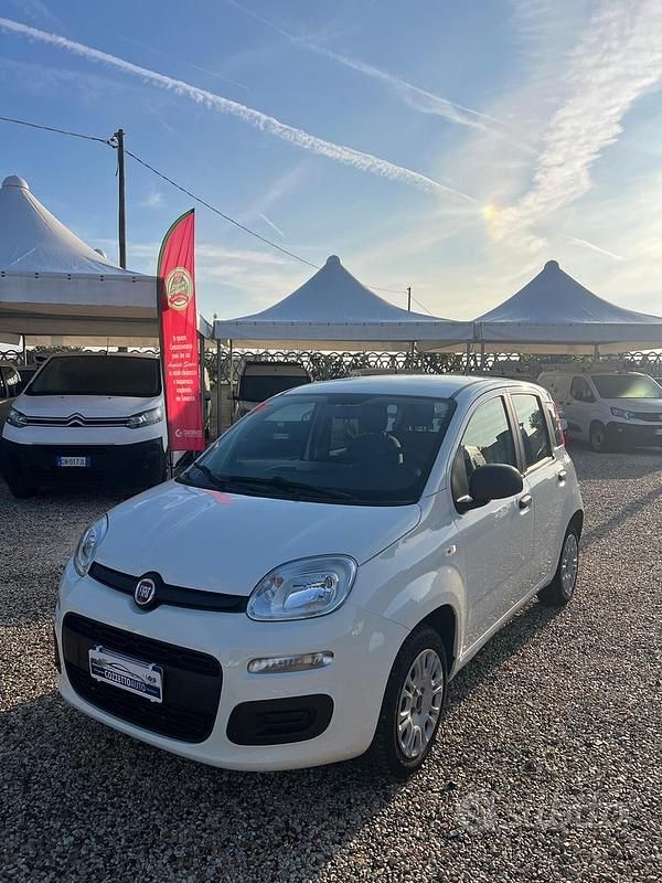Bianco Usata 2019 Fiat Panda Easy Tre volumi | 8900 € (Buon prezzo) - Immagine 1/4