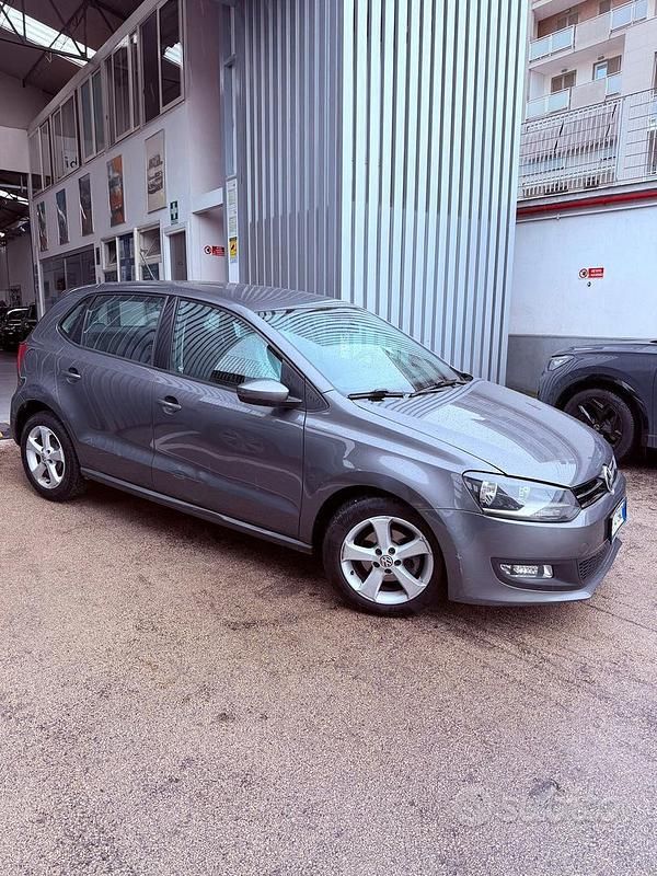 Usata VW Polo 75 CV (55 kW) 2014 Grigio Utilitaria