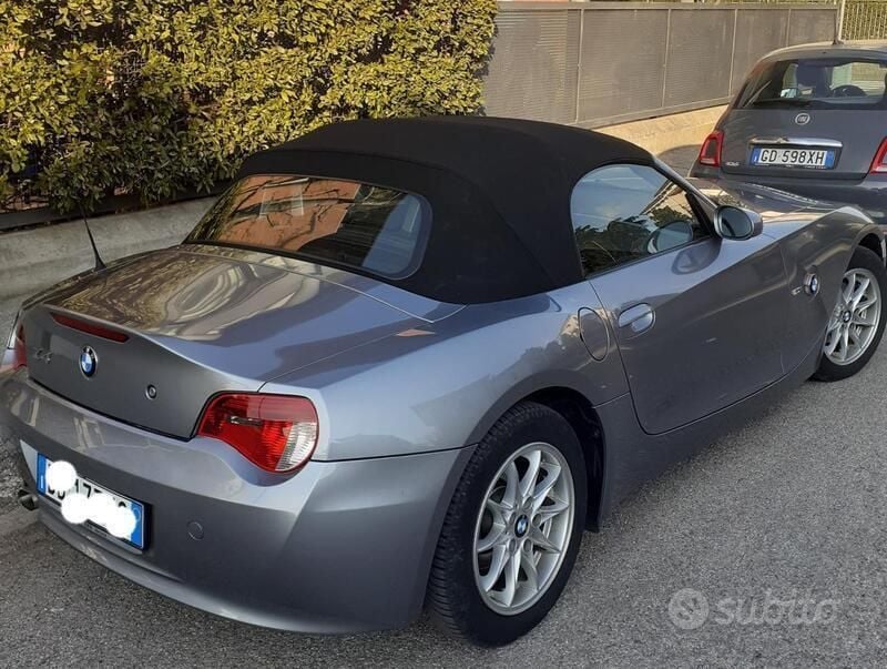 Grigio Usata 2006 BMW Z4 Efficient Dynamics Cabrio | 13.500 € (Buon prezzo) - Immagine 1/4